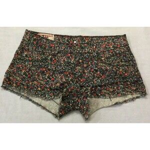 1ST KISS WOMENS SHORTS SIZE 5